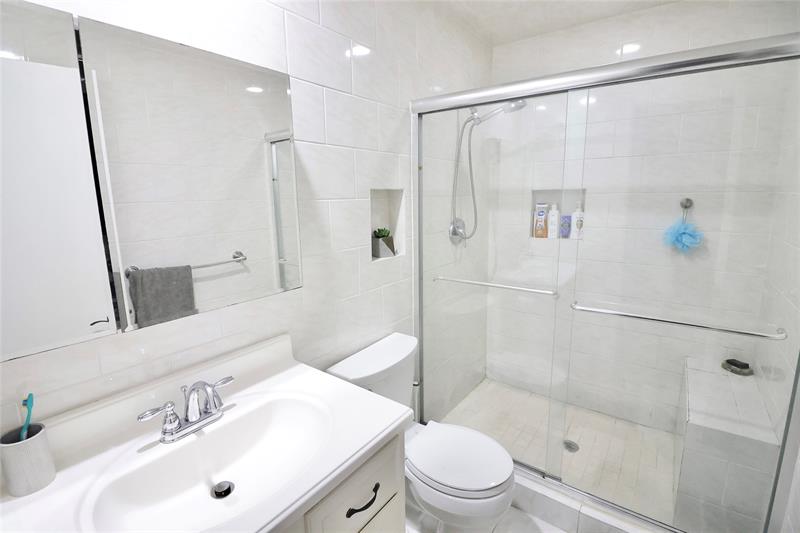 Image 15 of 40 For 7782 Blairwood Cir