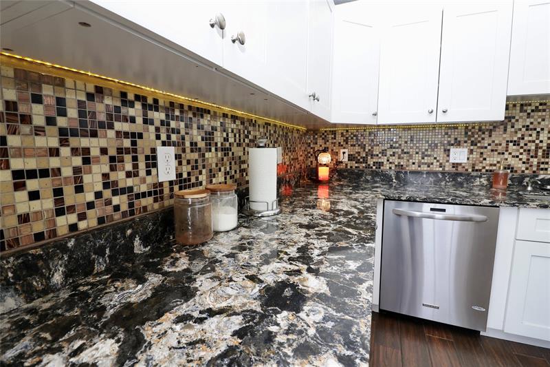 Image 27 of 40 For 7782 Blairwood Cir