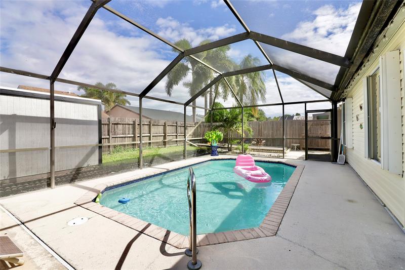 Image 32 of 40 For 7782 Blairwood Cir