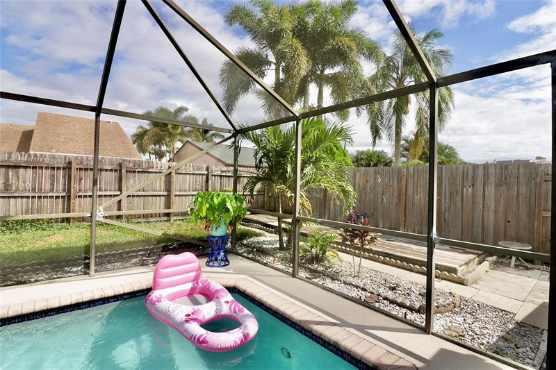 Image 33 of 40 For 7782 Blairwood Cir
