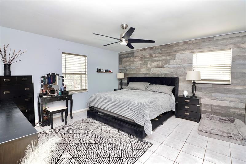 Image 6 of 40 For 7782 Blairwood Cir