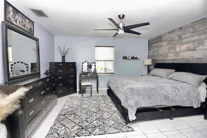 Image 7 of 40 For 7782 Blairwood Cir