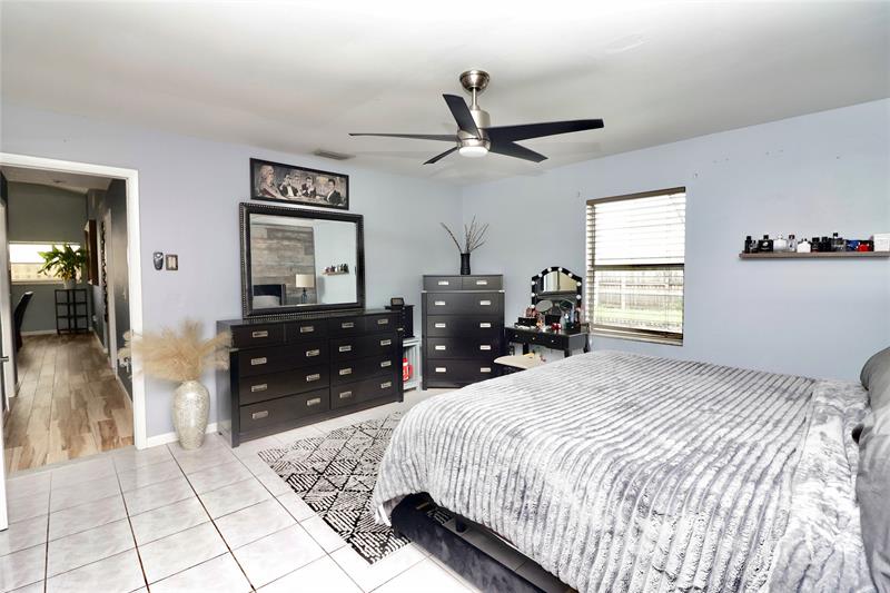 Image 8 of 40 For 7782 Blairwood Cir