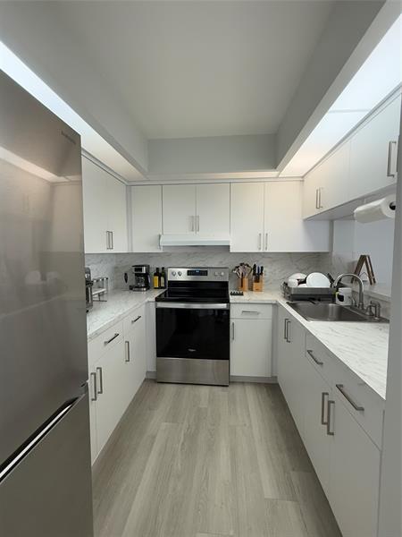 Image 2 of 38 For 12850 4th Ct  203i