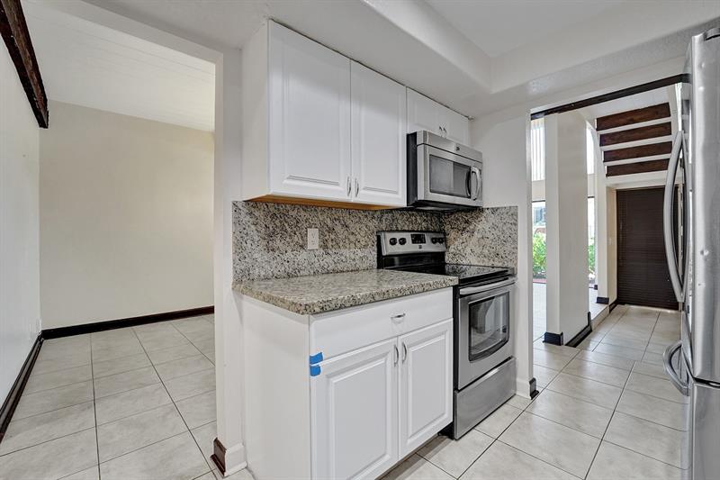 Image 10 of 28 For 760 Cocoplum Circle  7