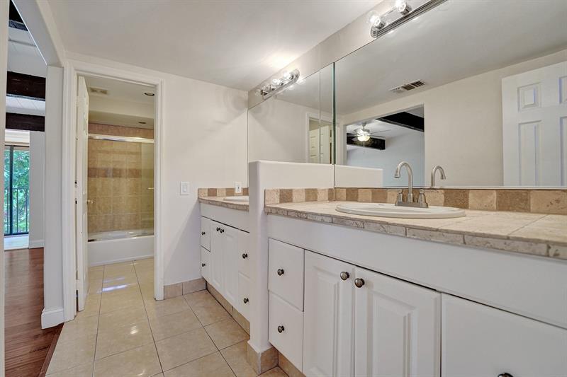 Image 18 of 28 For 760 Cocoplum Circle  7