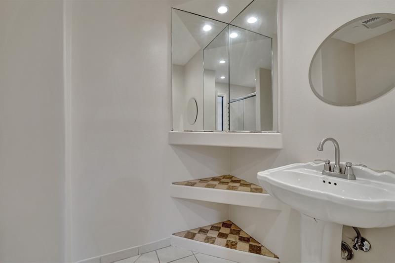Image 21 of 28 For 760 Cocoplum Circle  7