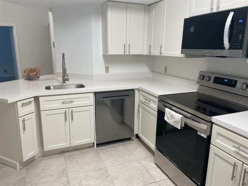 Image 4 of 4 For 8821 Wiles Rd  303