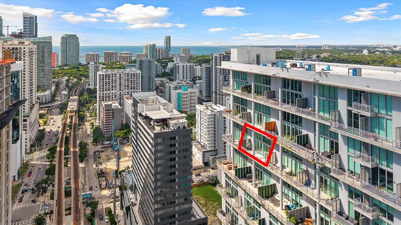 Image 21 of 30 For 690 1st Ct  3114