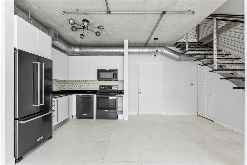 Image 4 of 30 For 690 1st Ct  3114