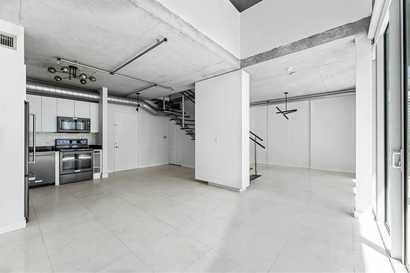 Image 6 of 30 For 690 1st Ct  3114