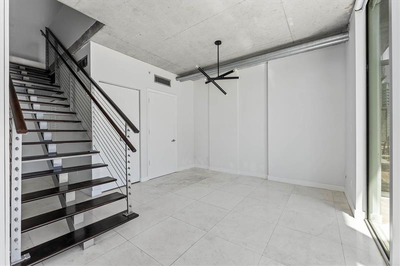 Image 7 of 30 For 690 1st Ct  3114