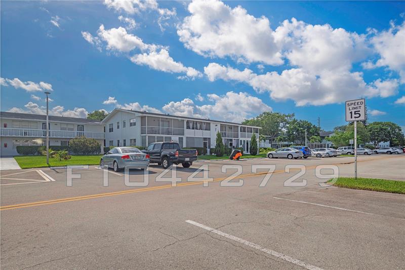 Image 14 of 62 For 144 Farnham F  144