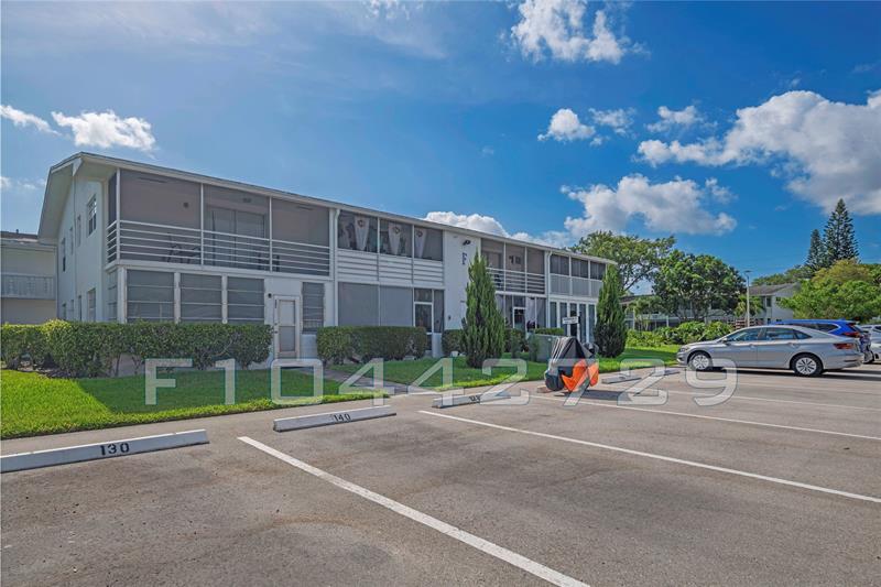 Image 15 of 62 For 144 Farnham F  144