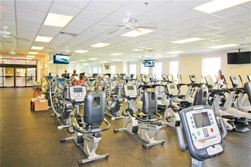 Image 28 of 62 For 144 Farnham F  144