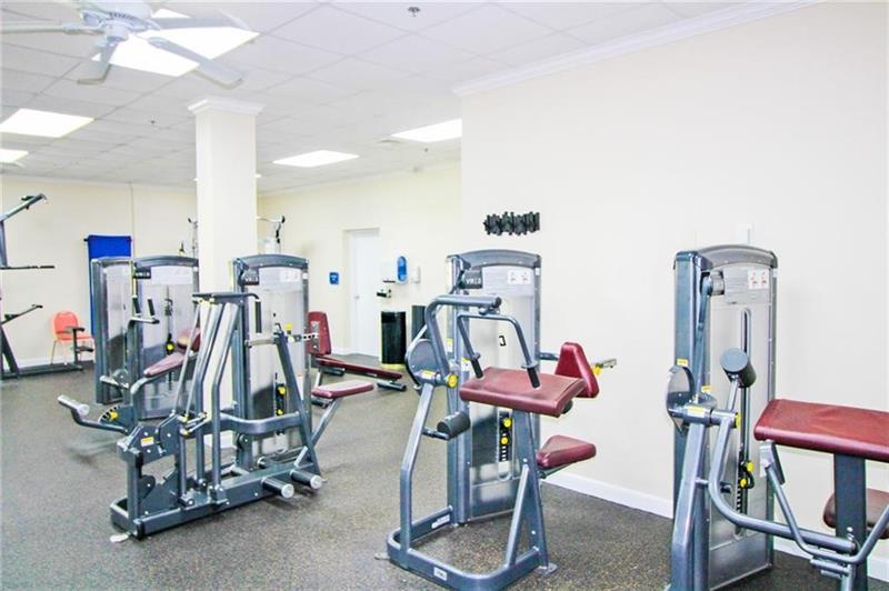 Image 31 of 62 For 144 Farnham F  144