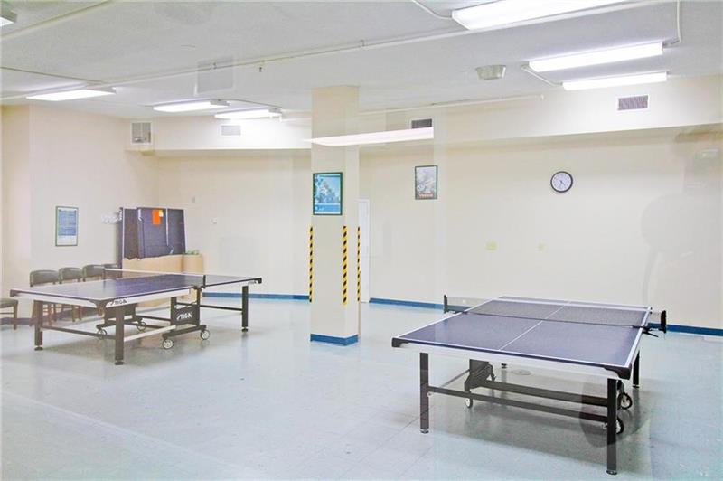 Image 35 of 62 For 144 Farnham F  144