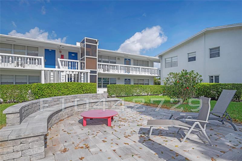 Image 9 of 62 For 144 Farnham F  144