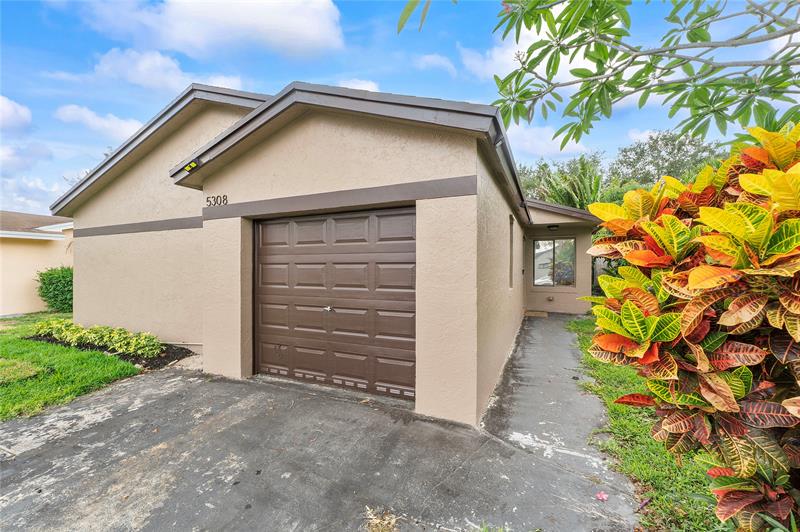 Listing Details for 5308 92nd Ave, Sunrise, FL 33351