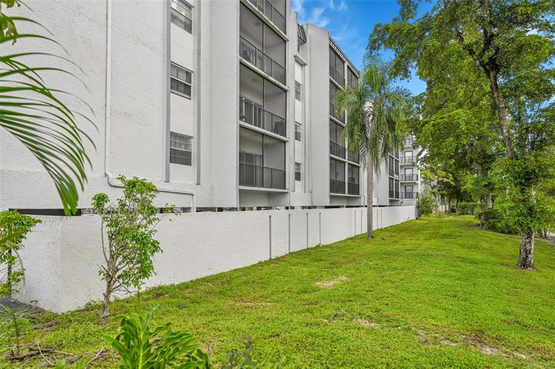 Image 21 of 23 For 7541 16th St  1211