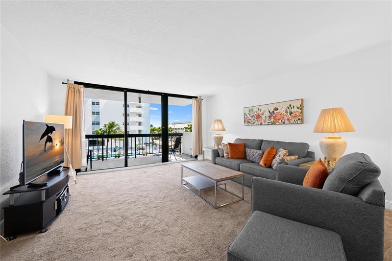 Image 10 of 23 For 4800 Bayview Dr  306