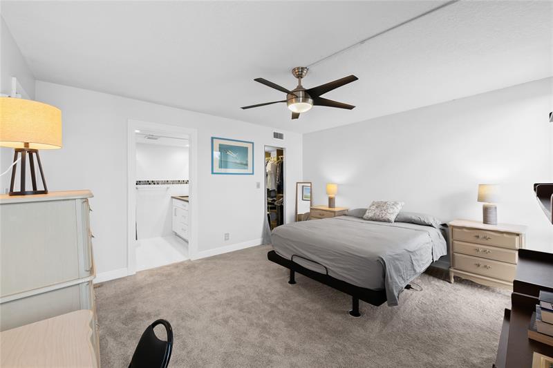 Image 12 of 23 For 4800 Bayview Dr  306