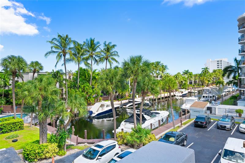 Image 22 of 23 For 4800 Bayview Dr  306