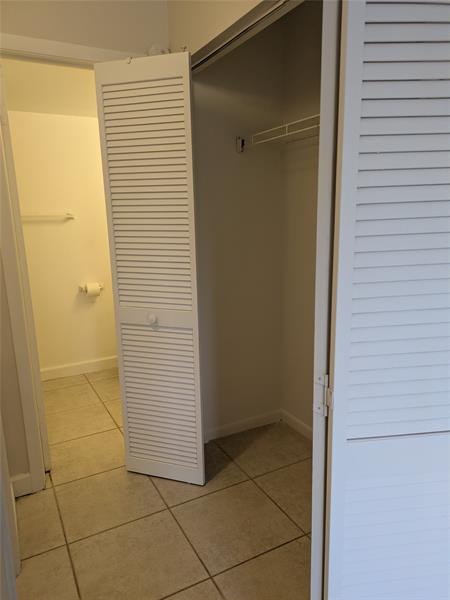 Image 7 of 11 For 2771 Riverside Dr  317-a