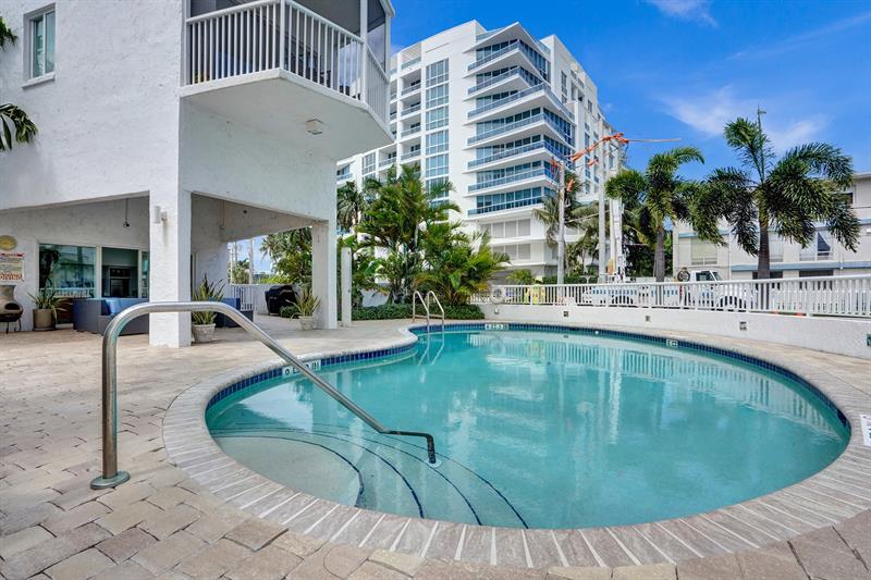 Image 26 of 27 For 720 Bayshore Dr  202