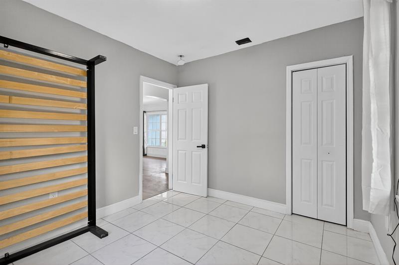 Image 22 of 28 For 40 68th St  