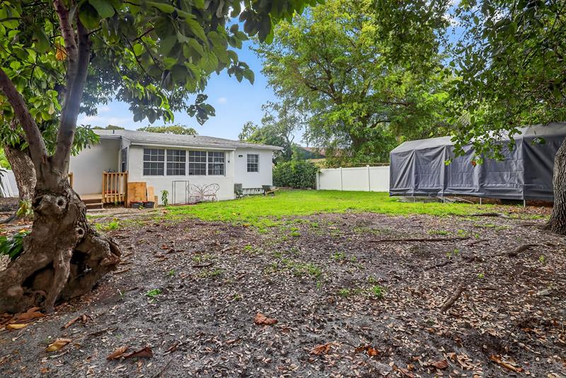 Image 26 of 28 For 40 68th St  