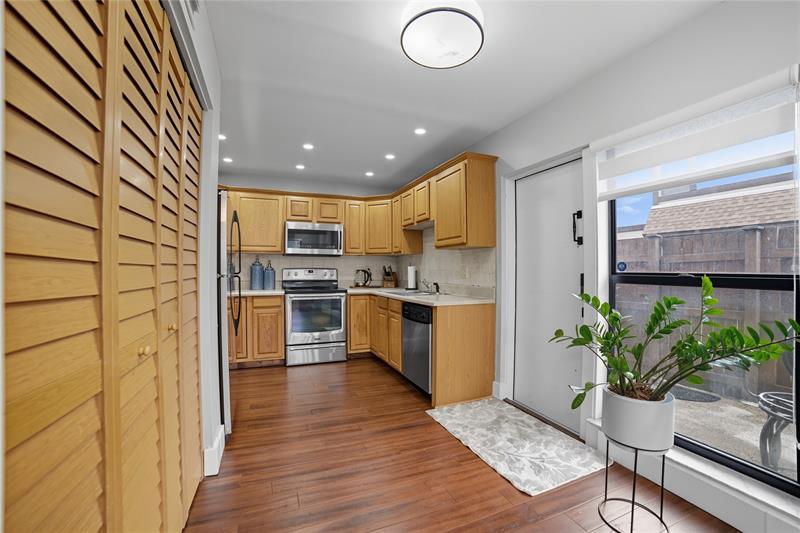 Image 13 of 28 For 2051 Bayberry Dr  2051