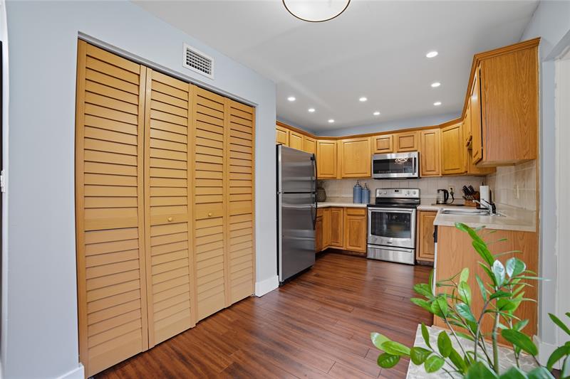 Image 27 of 28 For 2051 Bayberry Dr  2051