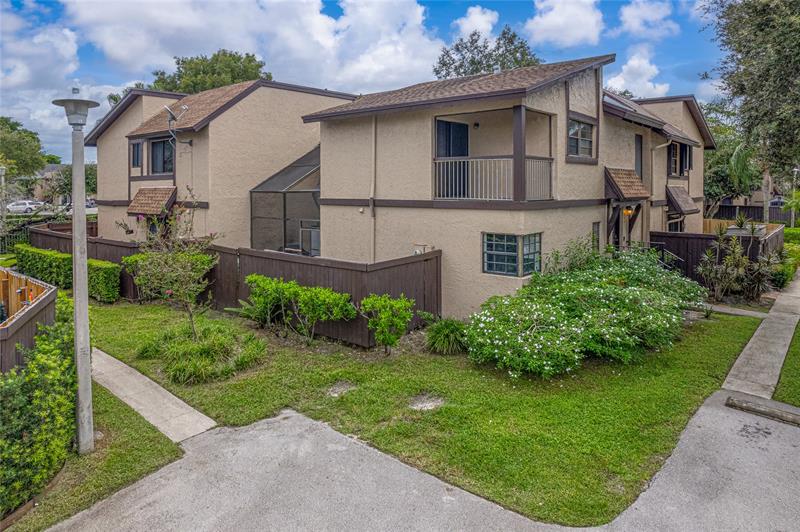 Image 7 of 28 For 2051 Bayberry Dr  2051