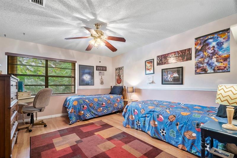 Image 18 of 29 For 9953 20th St