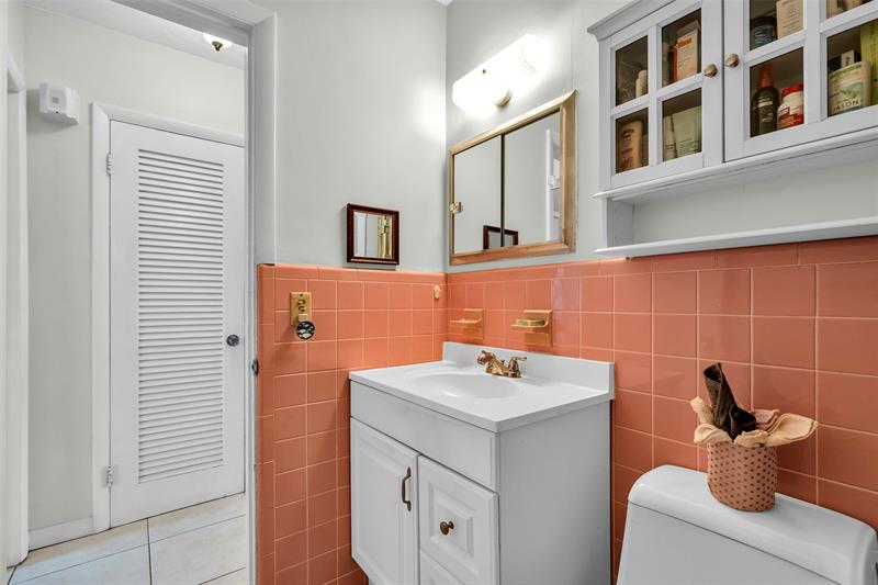 Image 21 of 48 For 1000 11th Ave  #12a Bldg