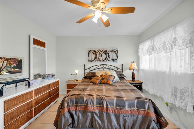 Image 24 of 48 For 1000 11th Ave  #12a Bldg