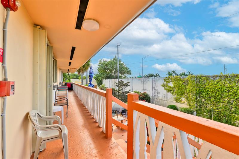 Image 28 of 48 For 1000 11th Ave  #12a Bldg