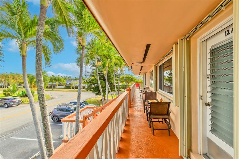 Image 8 of 48 For 1000 11th Ave  #12a Bldg