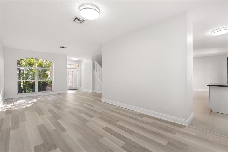Image 4 of 45 For 5228 112th Ter