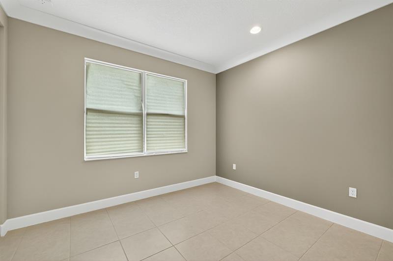 Image 16 of 51 For 12222 Sea Springs Rd