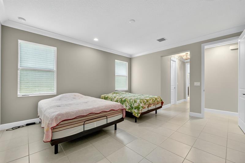 Image 20 of 51 For 12222 Sea Springs Rd