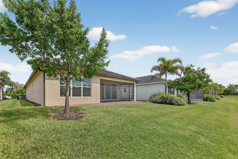 Image 33 of 51 For 12222 Sea Springs Rd