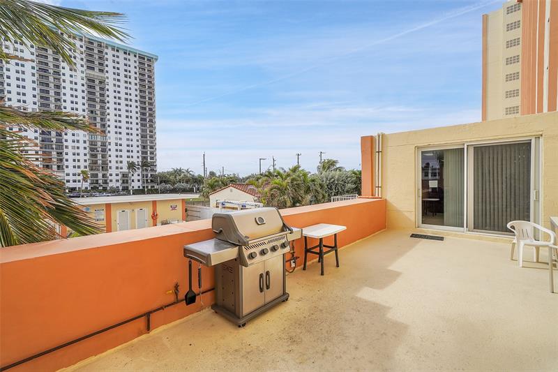 Image 11 of 62 For 801 Ocean Dr  706
