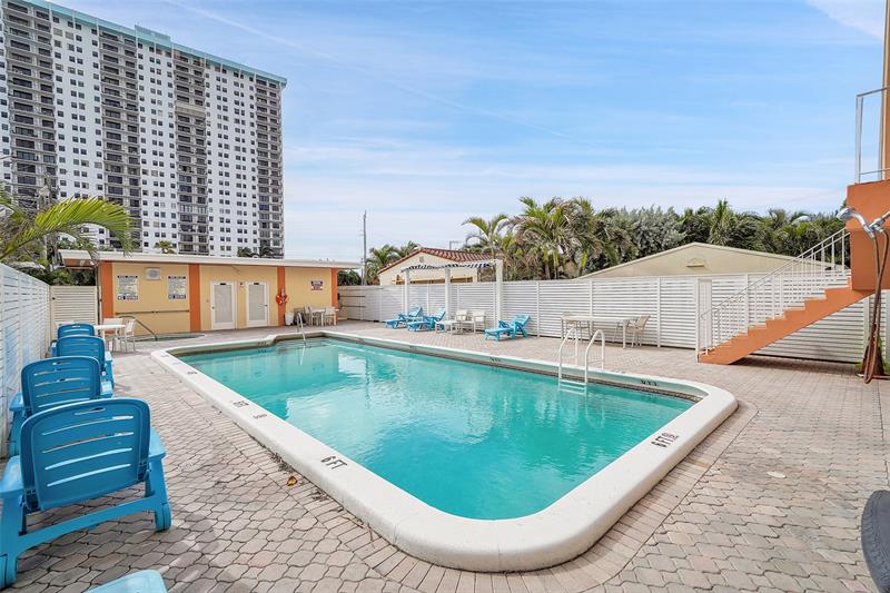 Image 15 of 62 For 801 Ocean Dr  706