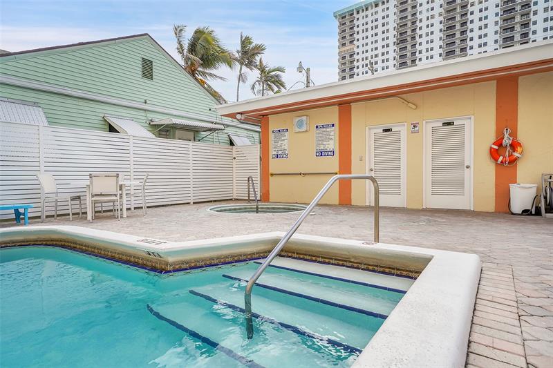 Image 17 of 62 For 801 Ocean Dr  706