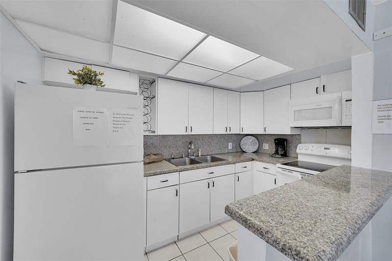 Image 25 of 62 For 801 Ocean Dr  706