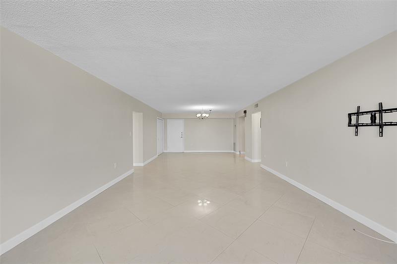 Image 29 of 62 For 801 Ocean Dr  706