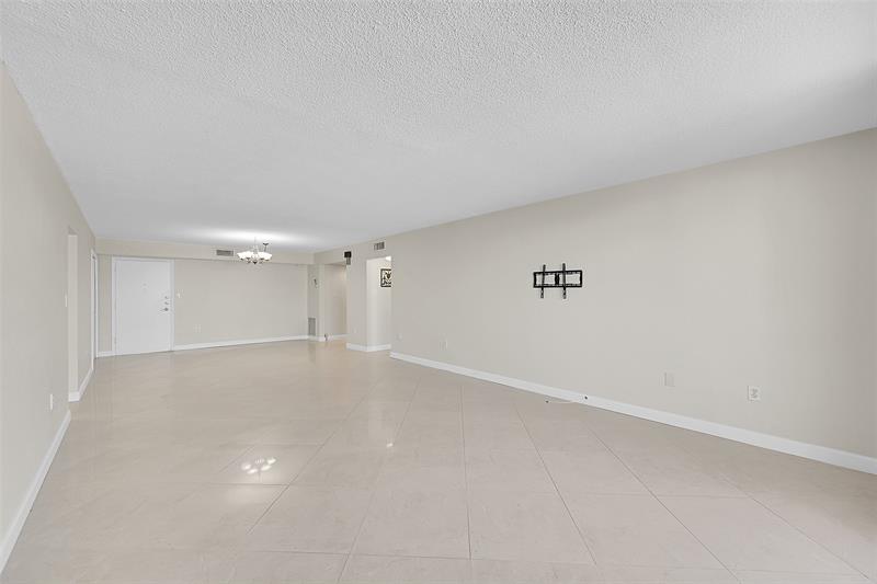 Image 30 of 62 For 801 Ocean Dr  706