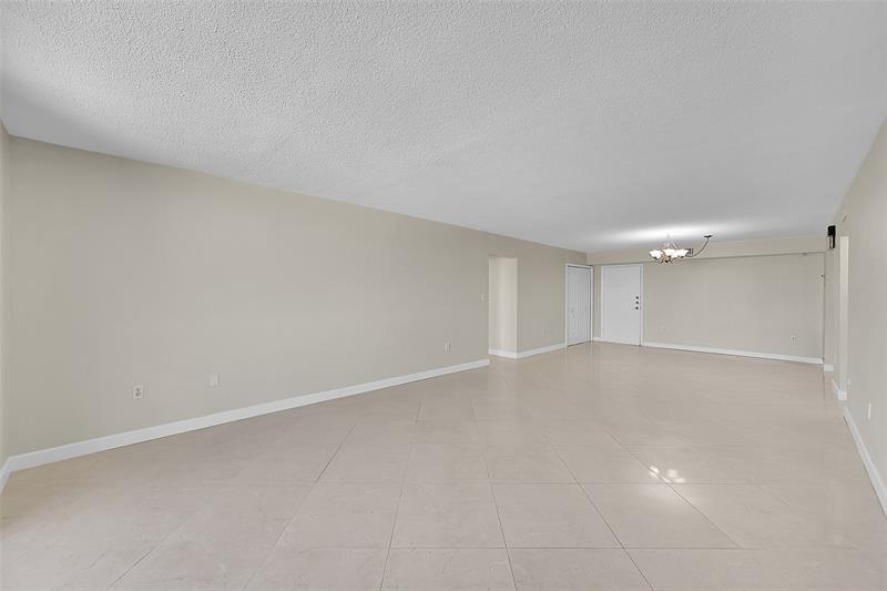 Image 31 of 62 For 801 Ocean Dr  706